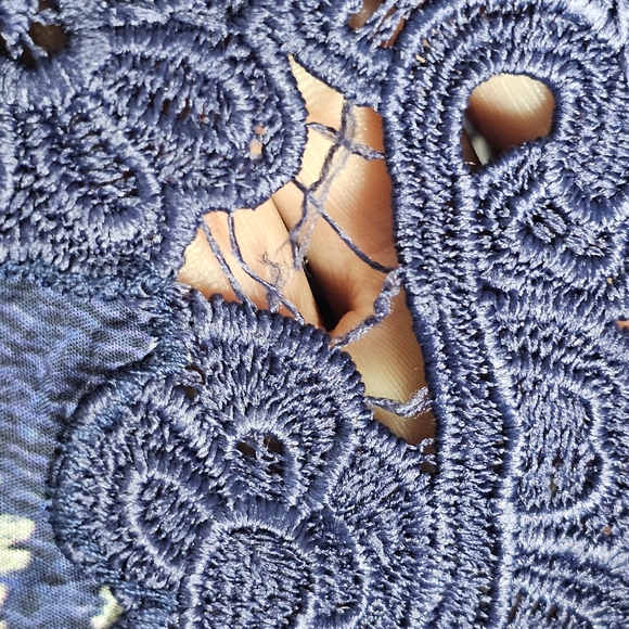 Farm Rio Pineapple Flowers High Neck Ruffles & Lace Blouse, EUC, size Small - Picture 13 of 13